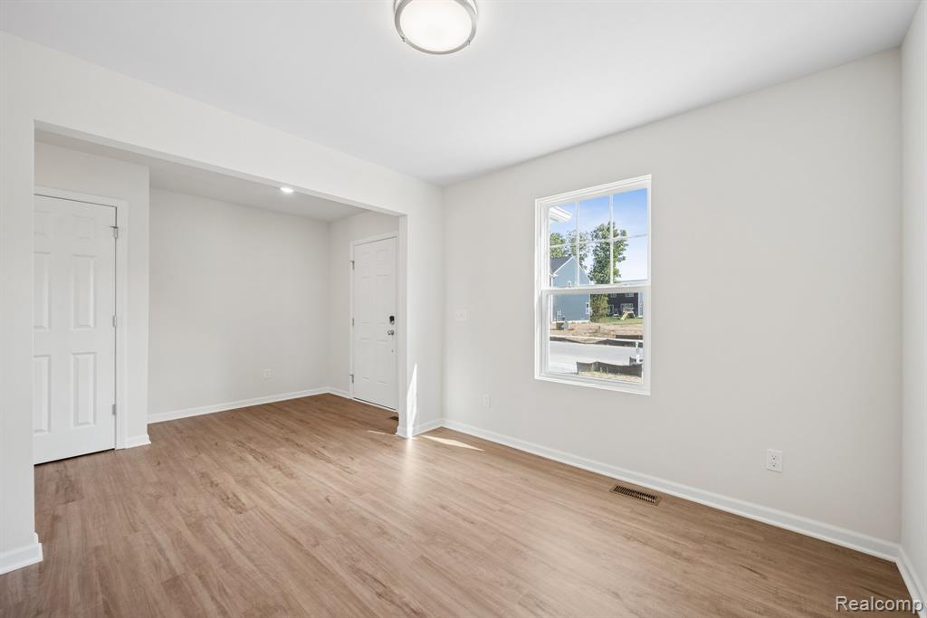 381 Edge Brook Drive Property Photo 8