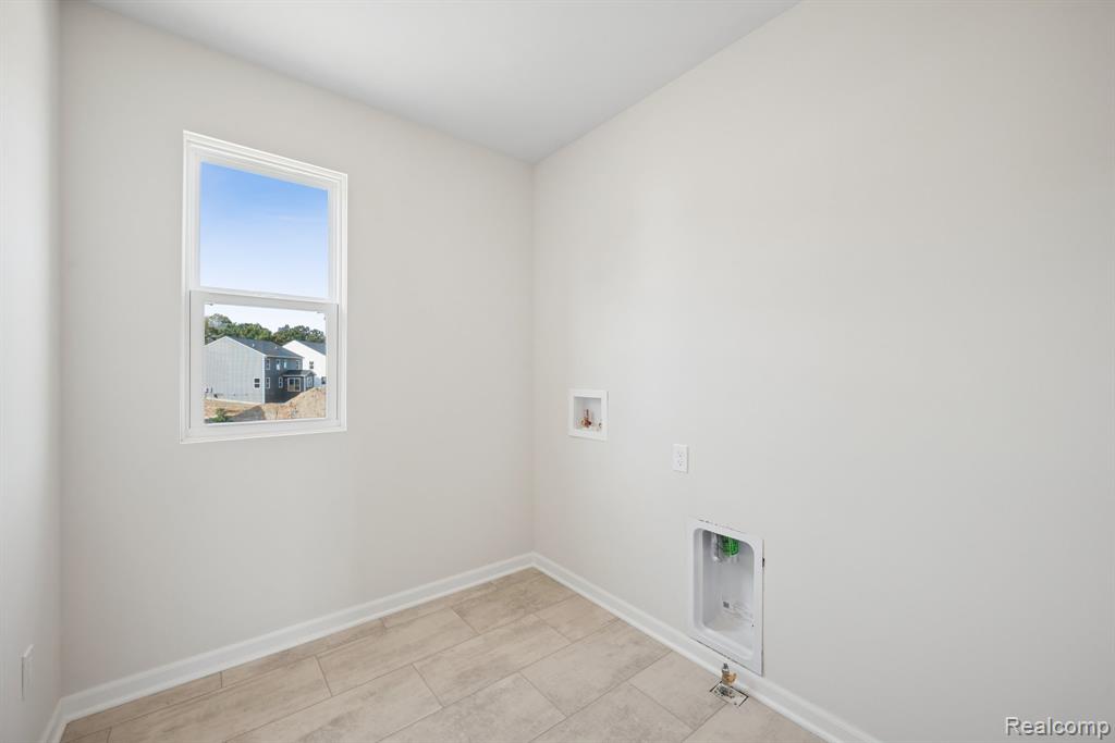 381 Edge Brook Drive Property Photo 20