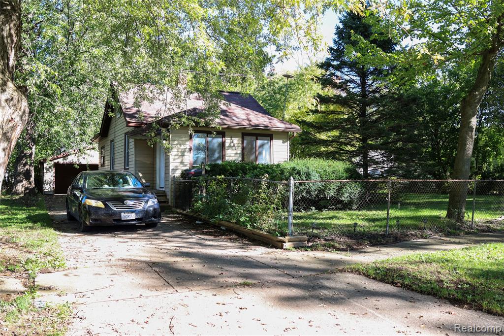3119 Churchill Avenue Property Photo 1
