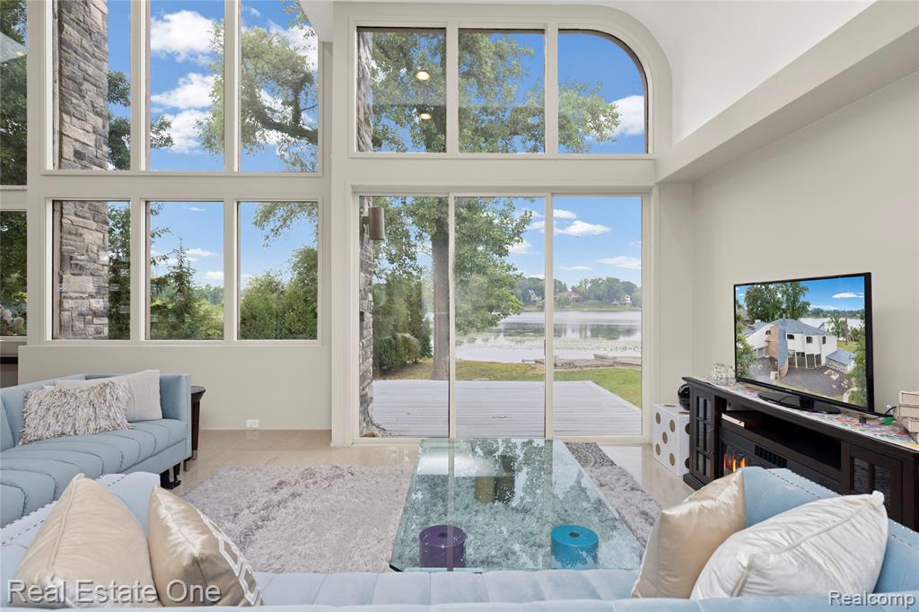1440 Lochridge Road Property Photo 11