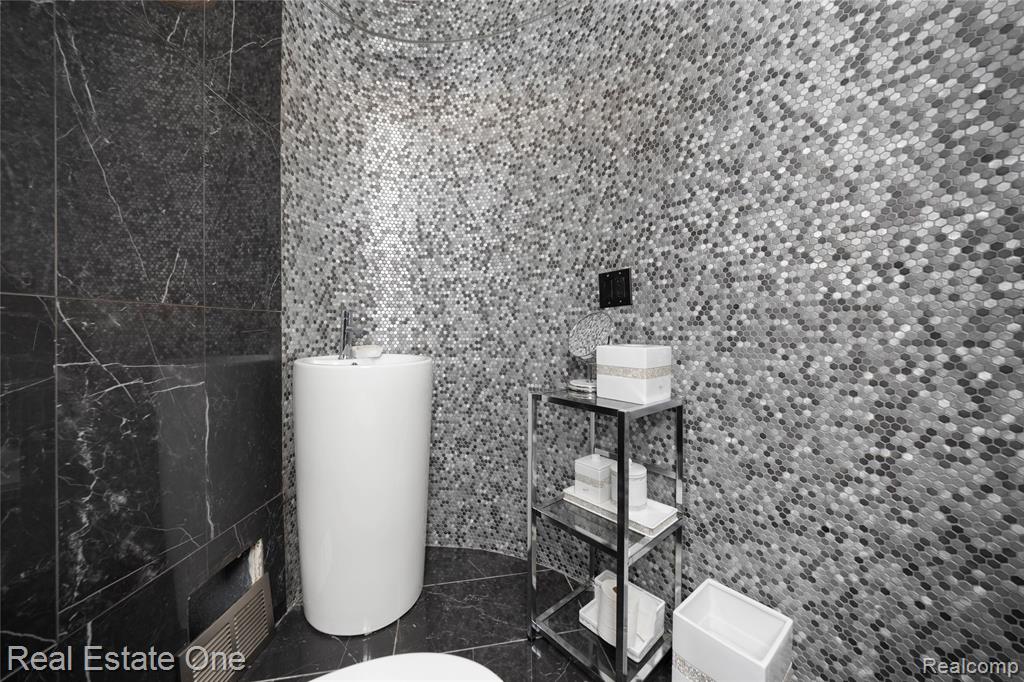 1440 Lochridge Road Property Photo 30