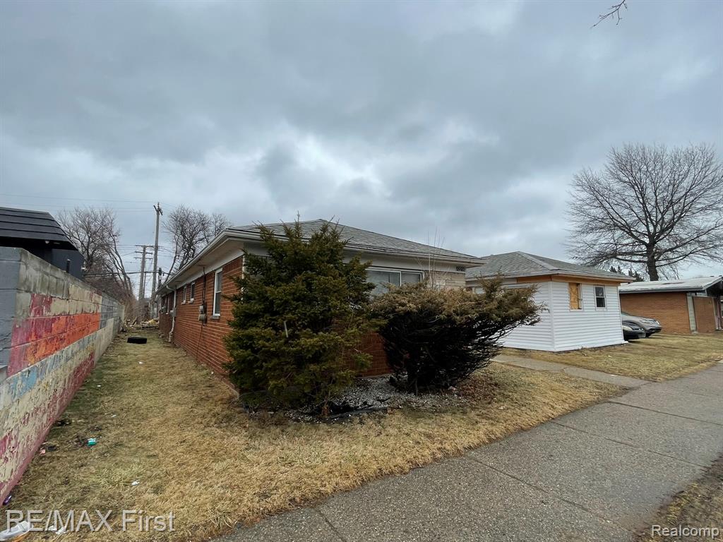 12216 Morang Drive Property Photo 7