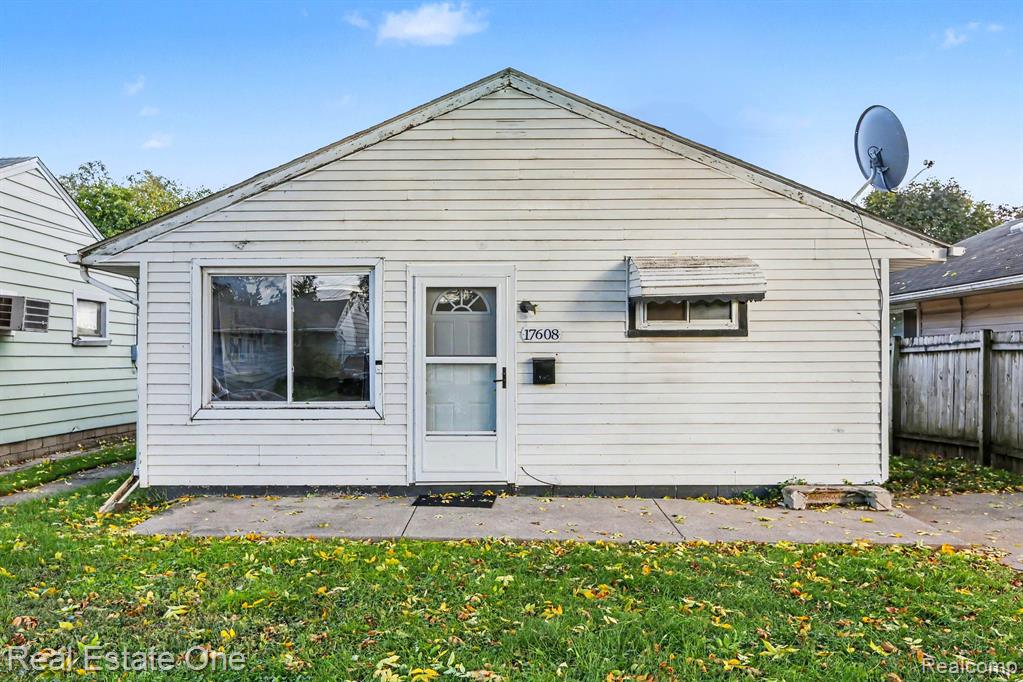 17608 Flora Street Property Photo 1