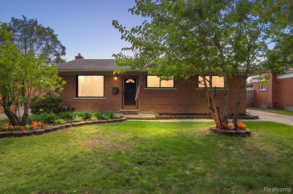 4520 Buckingham Drive Property Photo 1