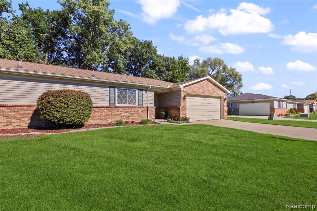 16891 N Gardenia Drive Property Photo 2