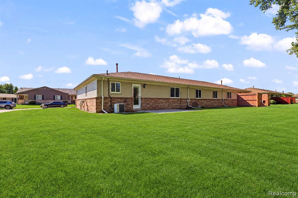 16891 N Gardenia Drive Property Photo 4