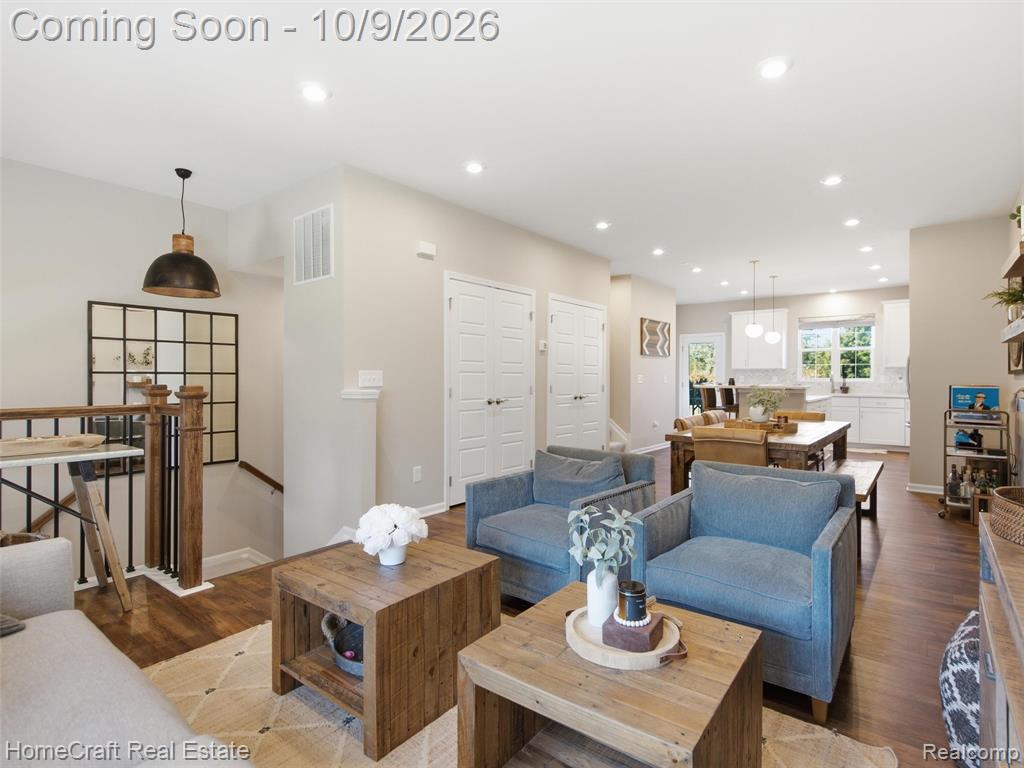 220 N Sydney Court Property Photo 10