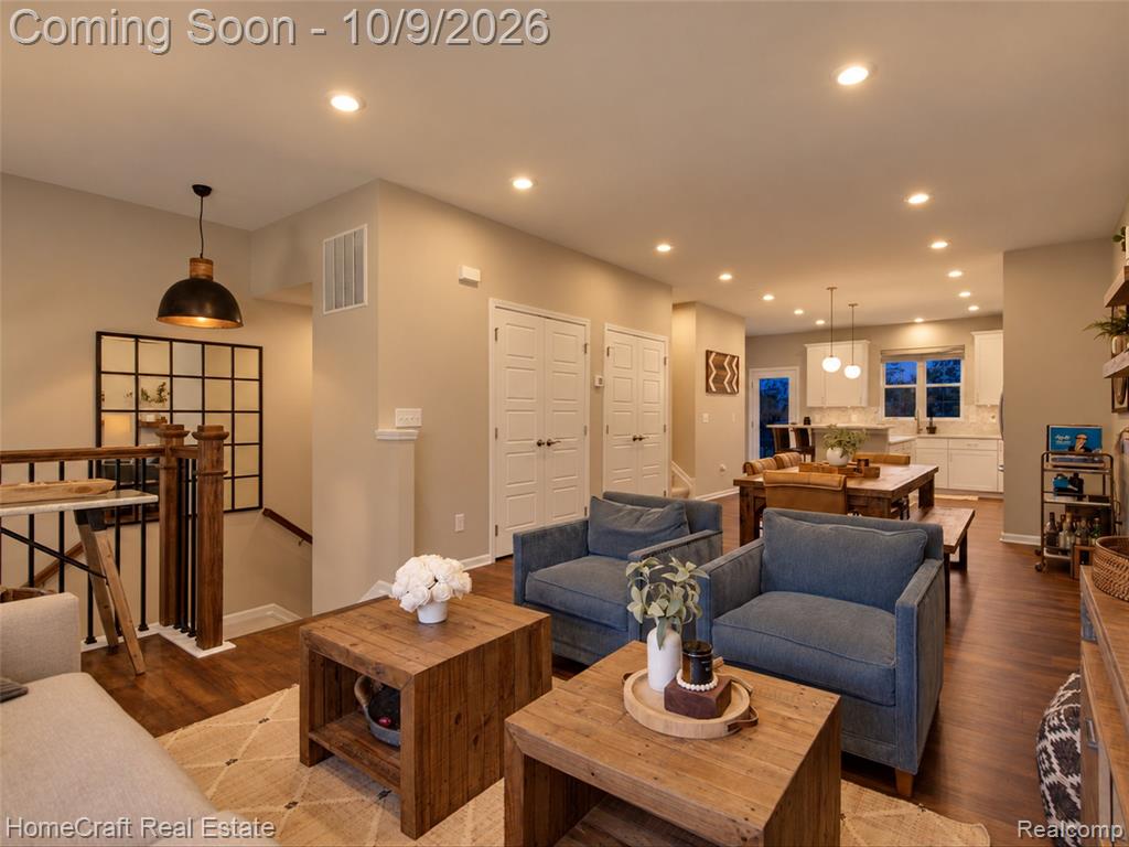 220 N Sydney Court Property Photo 11