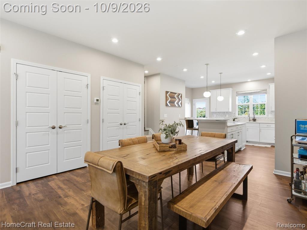 220 N Sydney Court Property Photo 12
