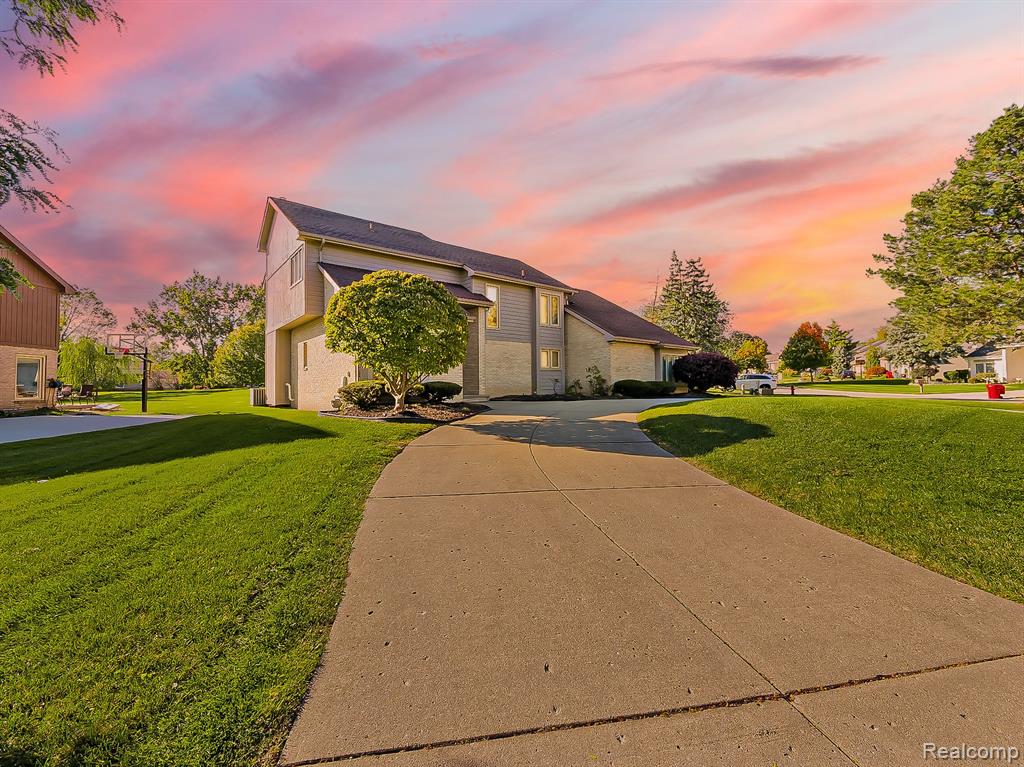 5412 Kingsway Court Property Photo 1