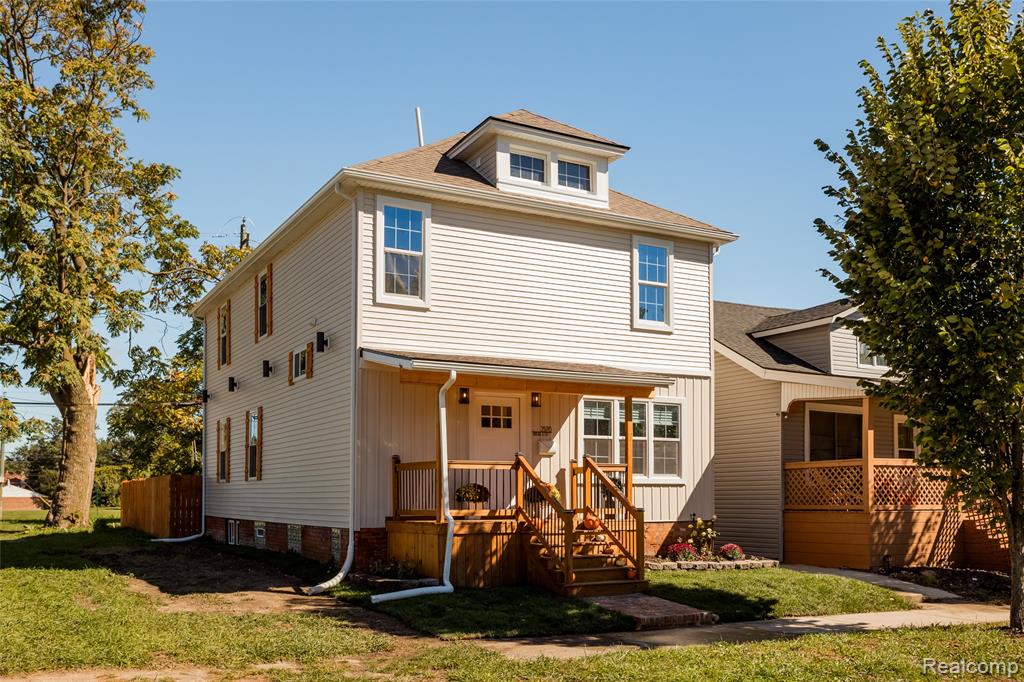 2570 Beals Street Property Photo 1