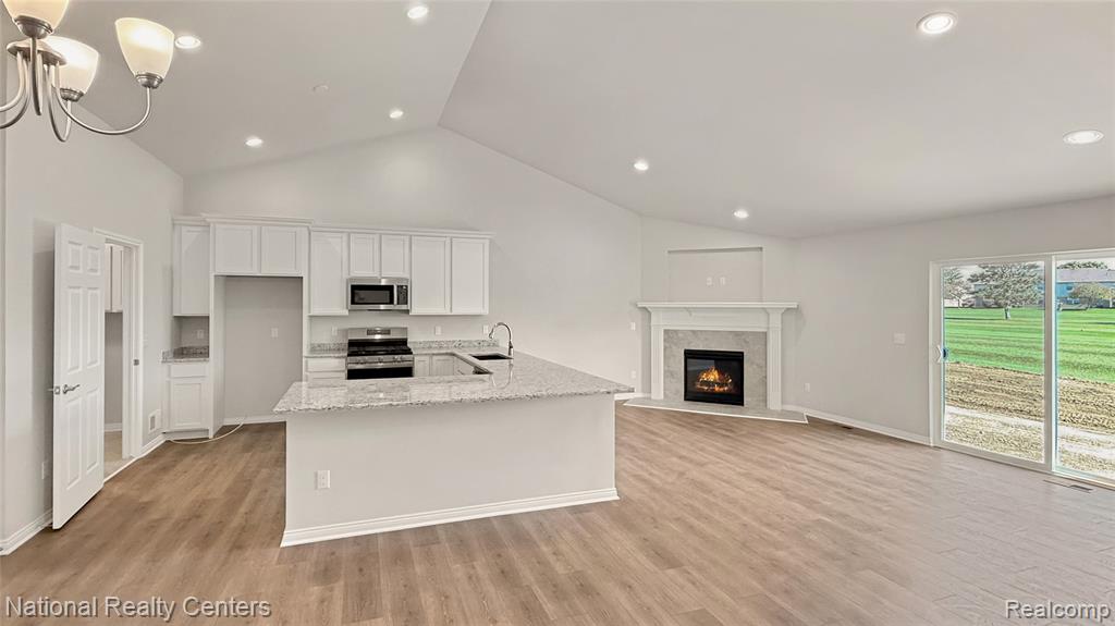 360 Devonshire (move In Ready) Drive Property Photo 5