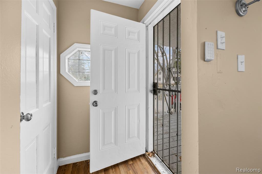 18220 Stout Street Property Photo 4