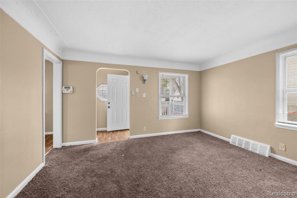 18220 Stout Street Property Photo 6