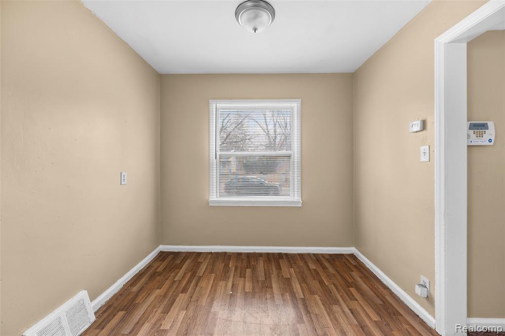 18220 Stout Street Property Photo 8