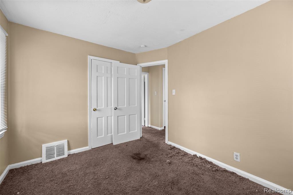 18220 Stout Street Property Photo 13
