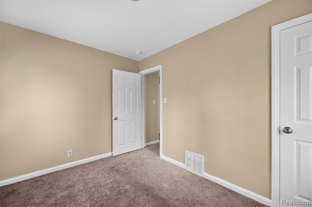18220 Stout Street Property Photo 15