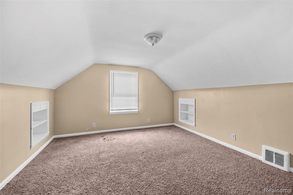 18220 Stout Street Property Photo 17
