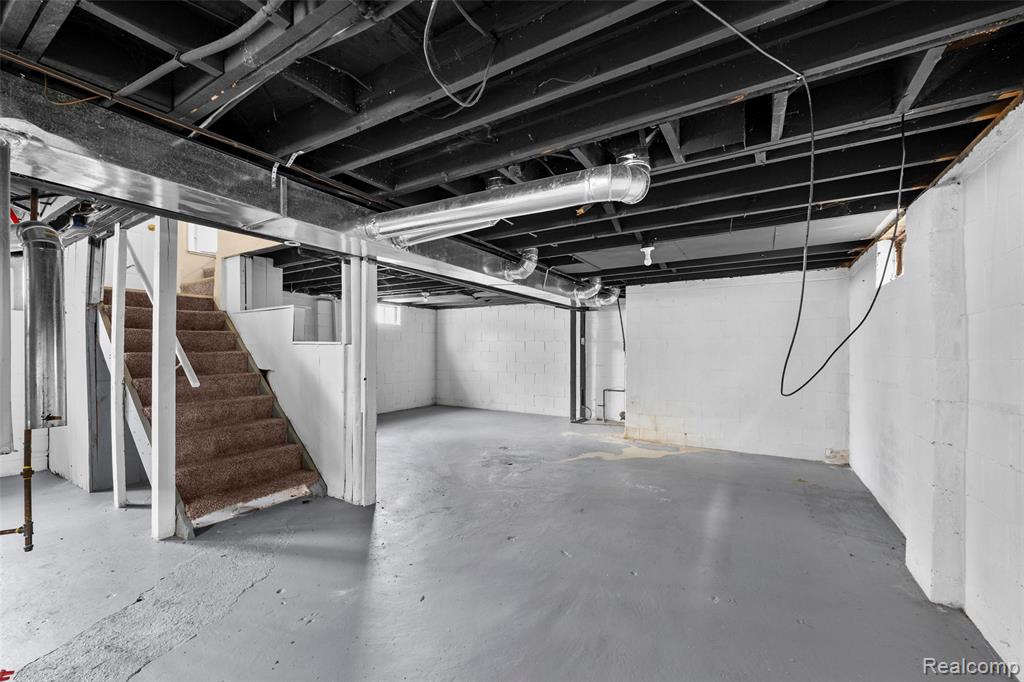 18220 Stout Street Property Photo 20