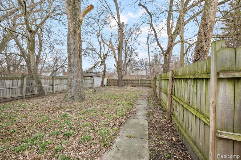 18220 Stout Street Property Photo 22
