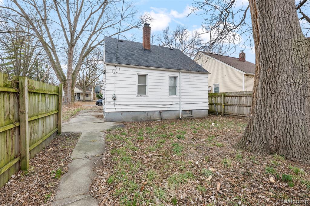 18220 Stout Street Property Photo 23