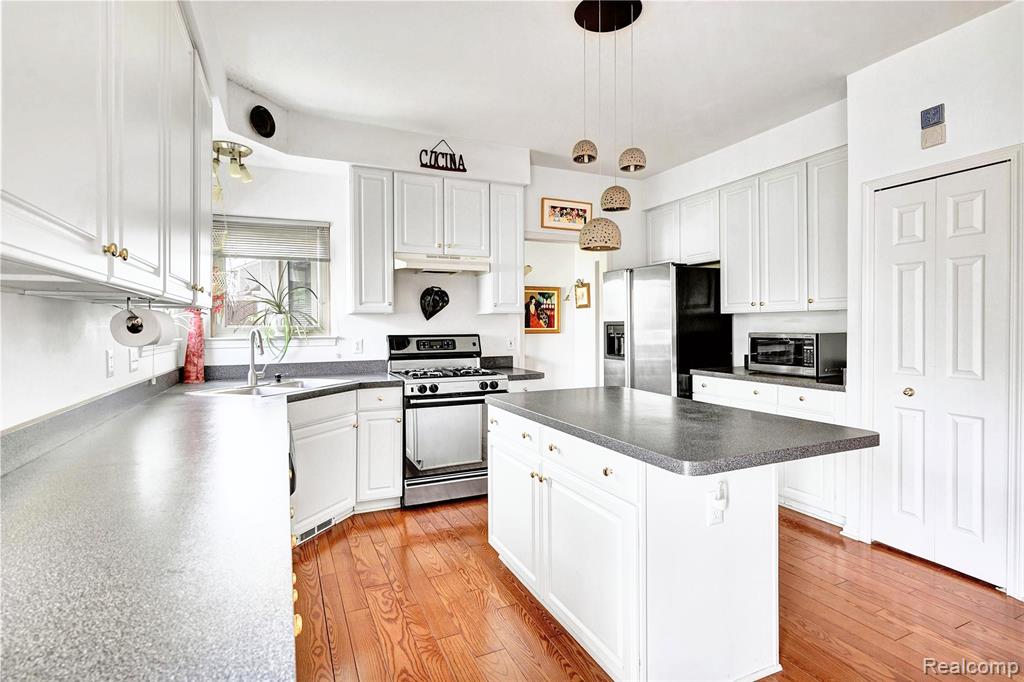 3200 Appleridge Drive Property Photo 11