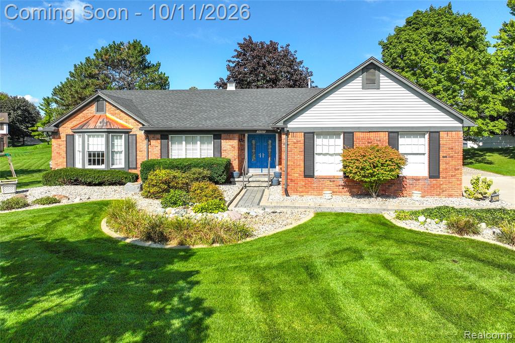 24923 White Plains Drive Property Photo 1