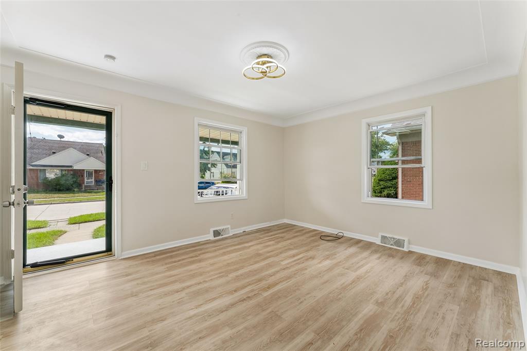21248 Audette Street Property Photo 5