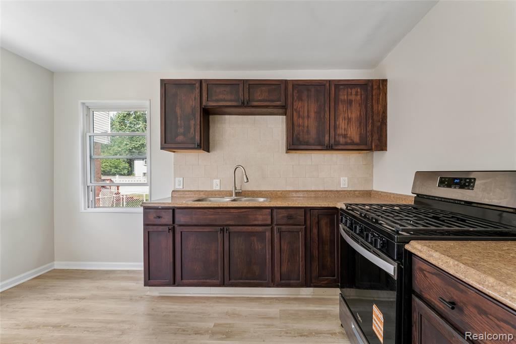 21248 Audette Street Property Photo 8