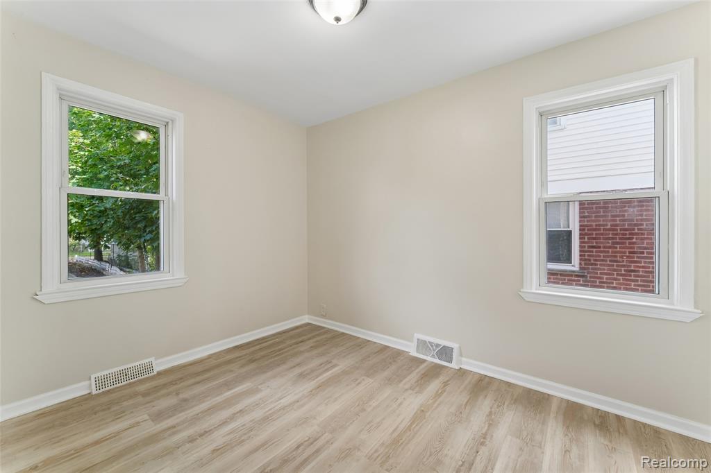 21248 Audette Street Property Photo 10