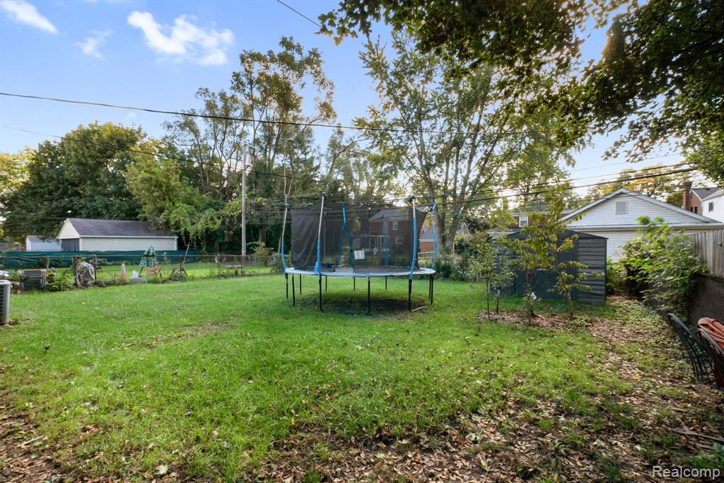 13135 W Eleven Mile Road Property Photo 37