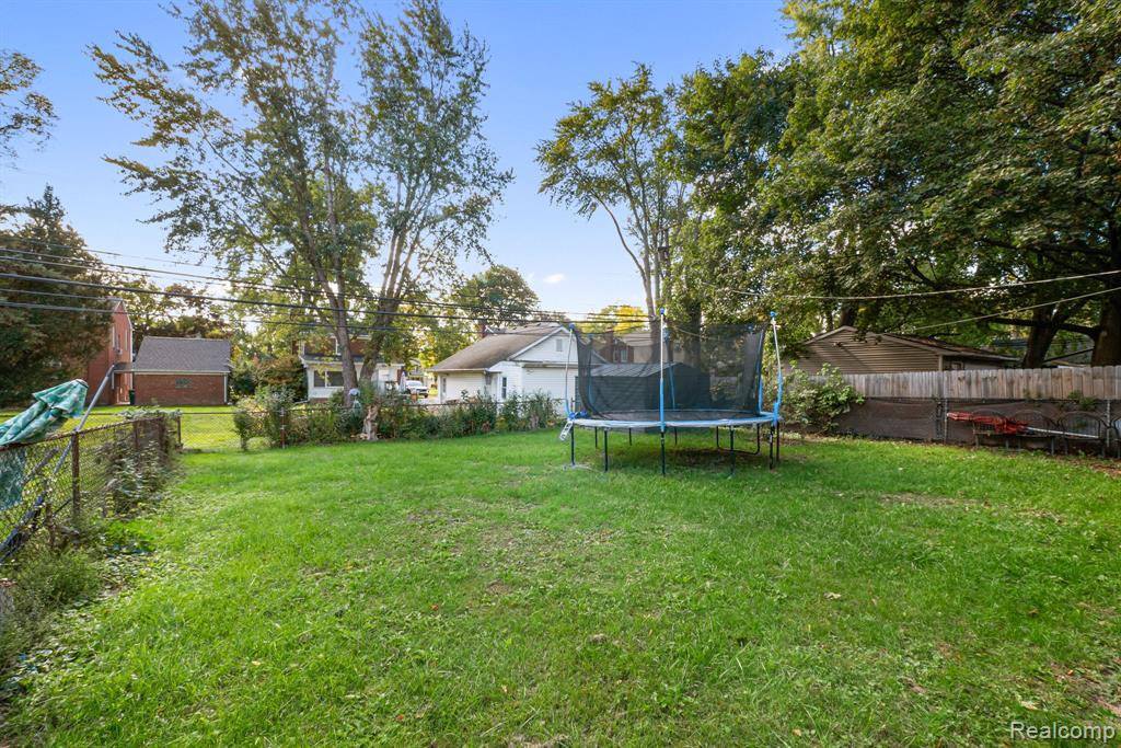 13135 W Eleven Mile Road Property Photo 38