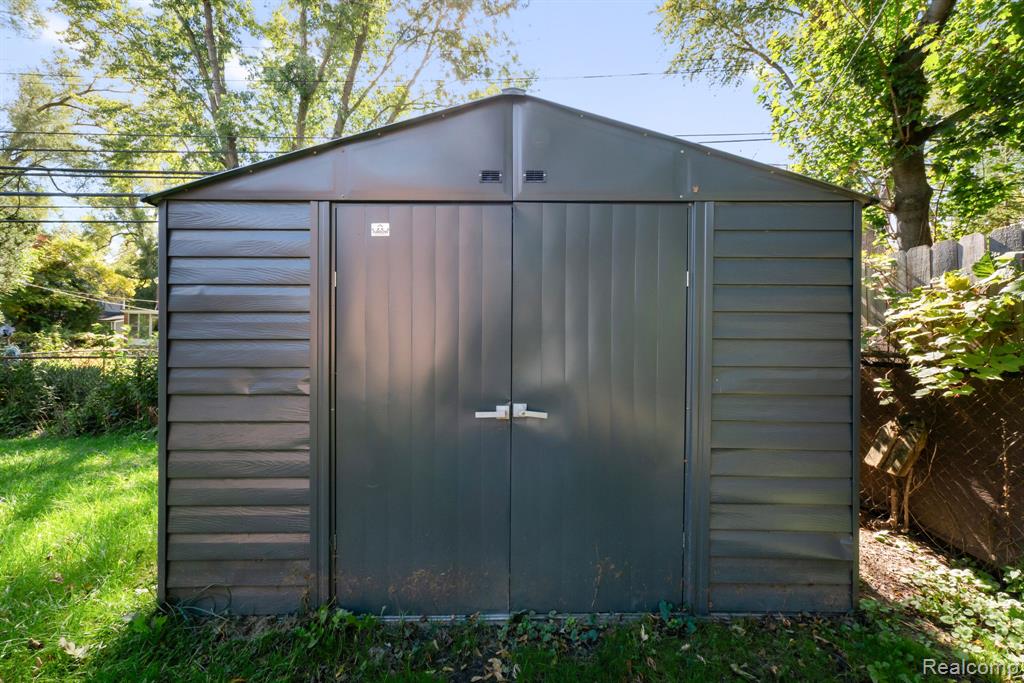 13135 W Eleven Mile Road Property Photo 39