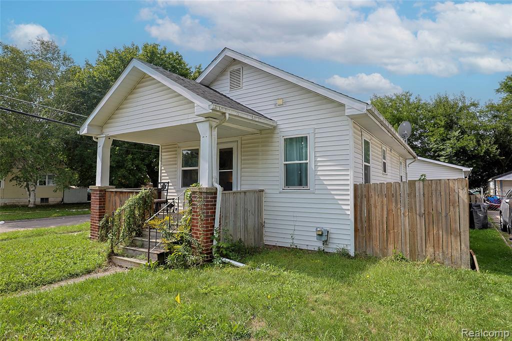 2301 Avon Street Property Photo 1