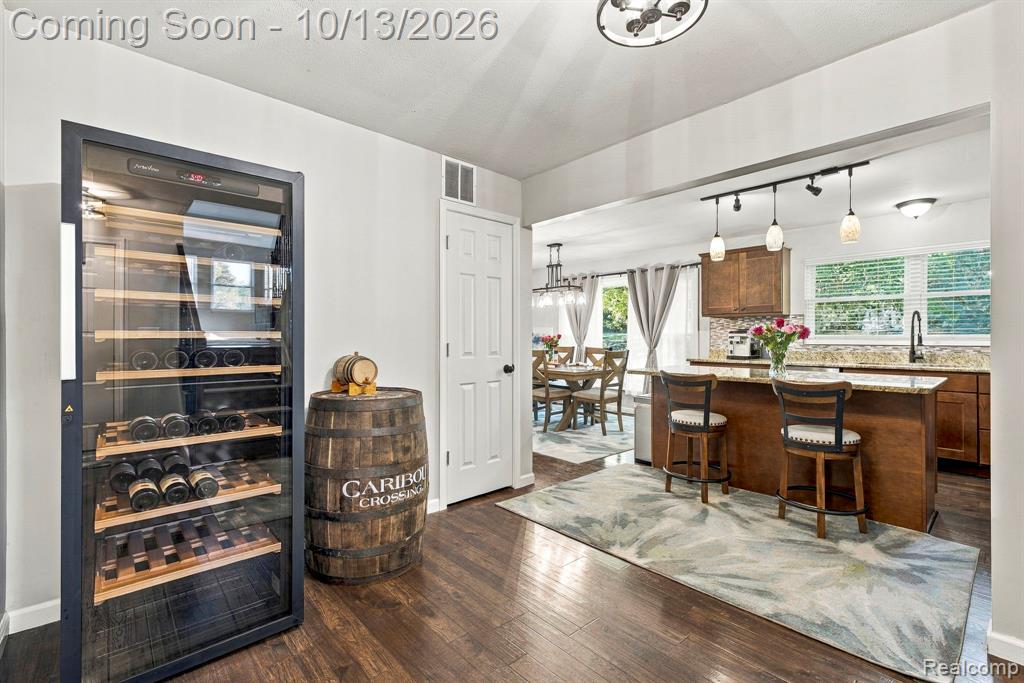 852 E Gunn Road Property Photo 11