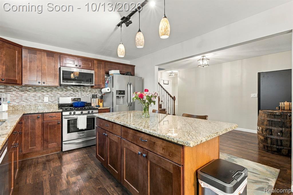 852 E Gunn Road Property Photo 13