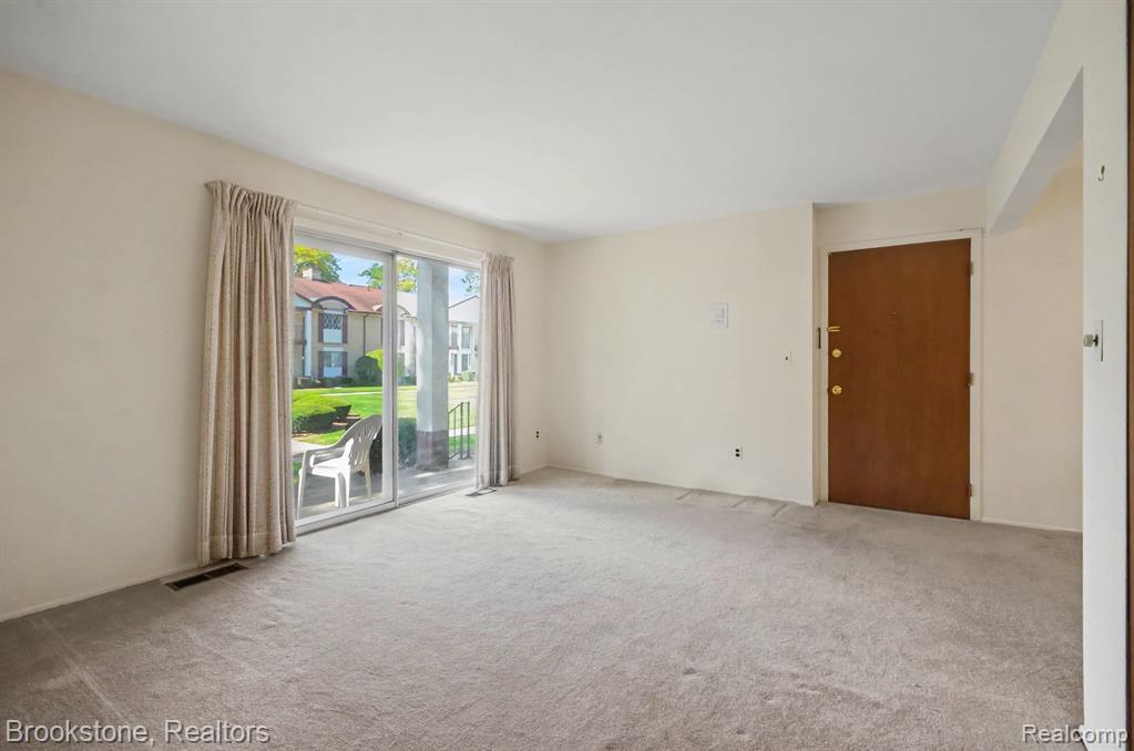 29224 Gloede Drive Property Photo 2