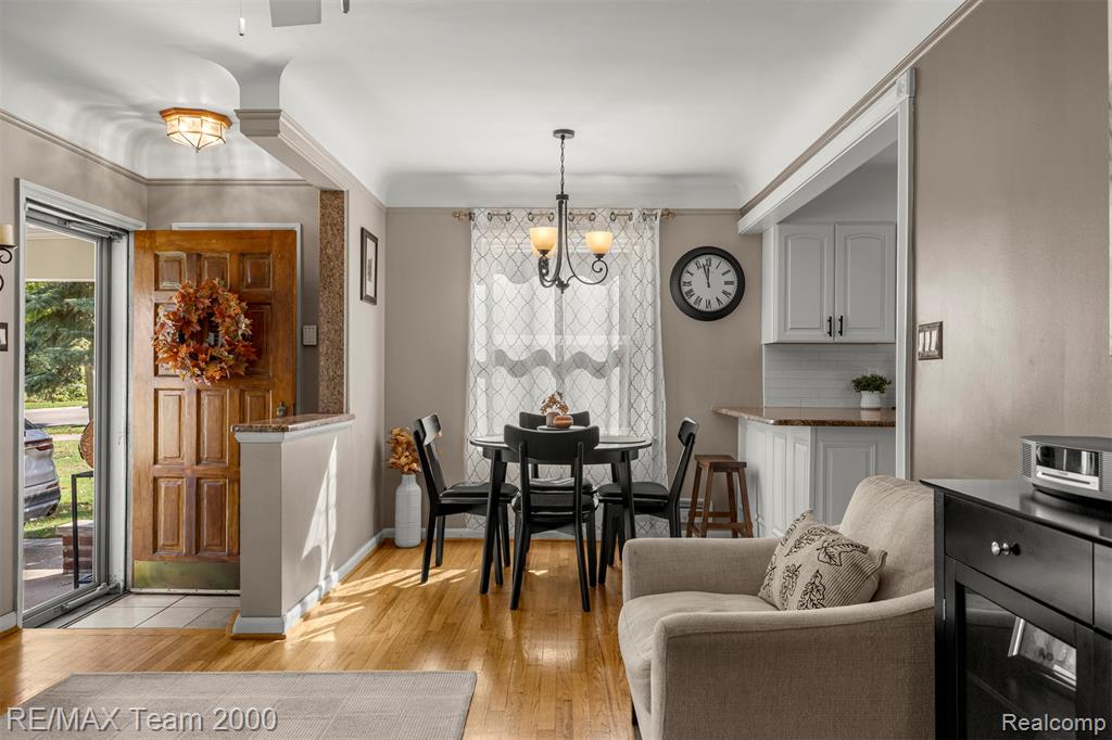 19195 Snow Avenue Property Photo 6