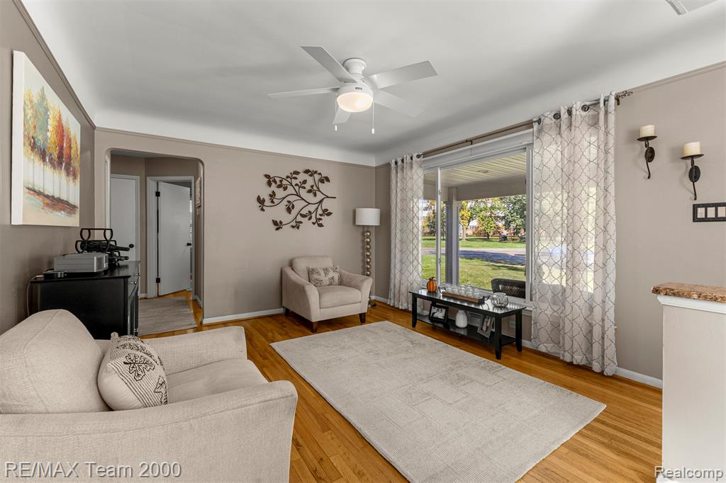 19195 Snow Avenue Property Photo 8