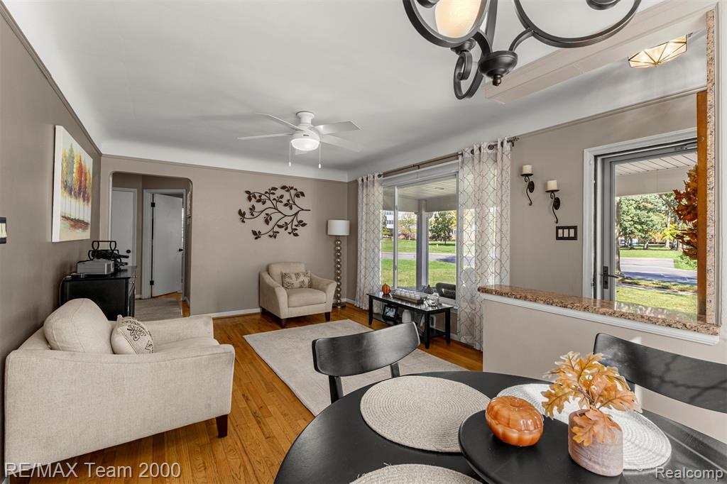 19195 Snow Avenue Property Photo 9