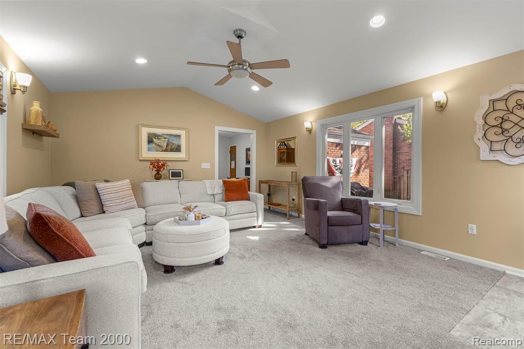 19195 Snow Avenue Property Photo 31