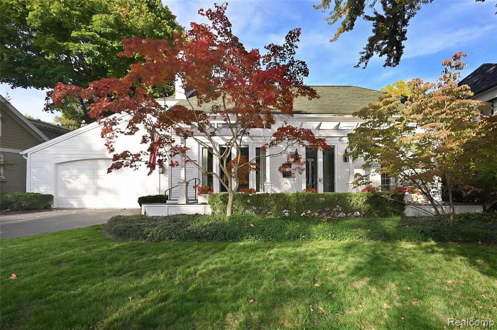 209 Chesterfield Avenue Property Photo 1