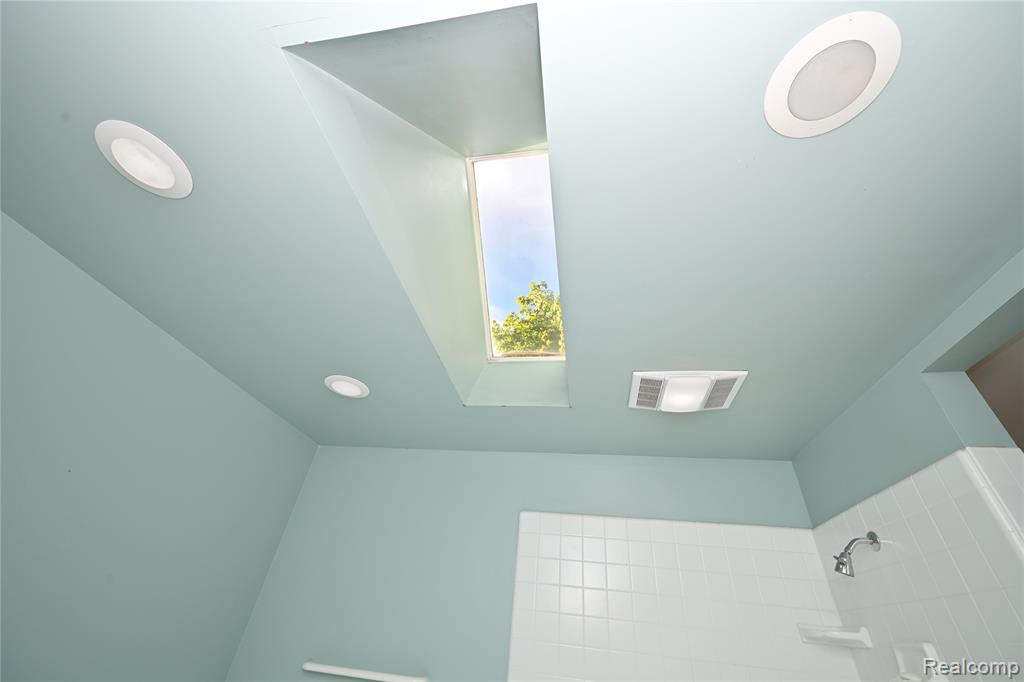 209 Chesterfield Avenue Property Photo 20
