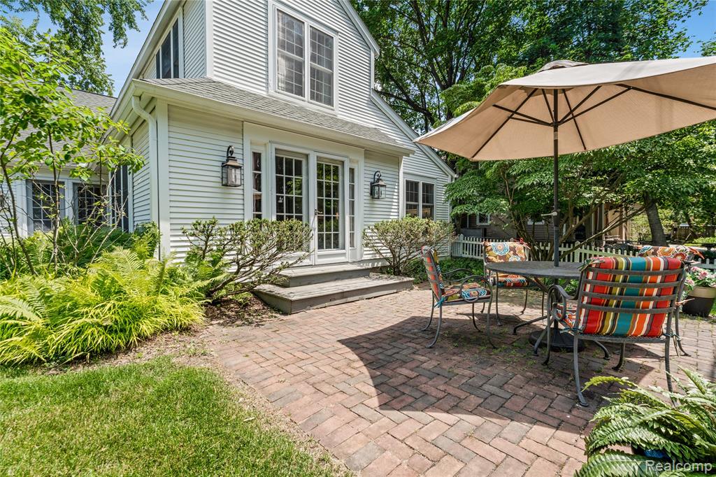 209 Chesterfield Avenue Property Photo 28