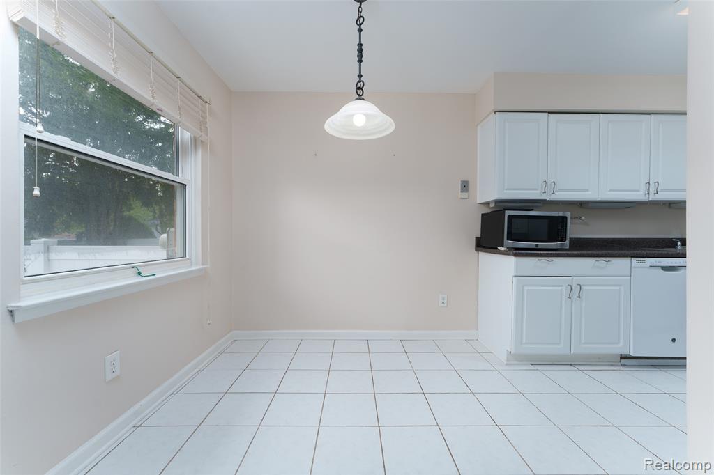 24801 Olde Orchard Street Property Photo 9