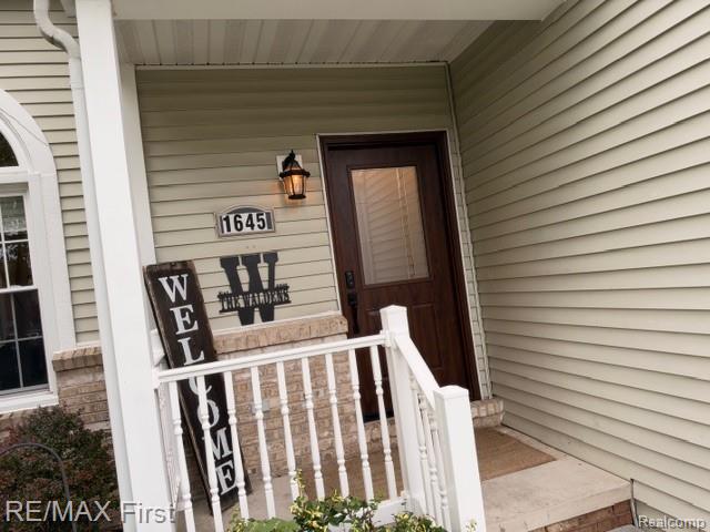 1645 Sarah Lane Property Photo 4