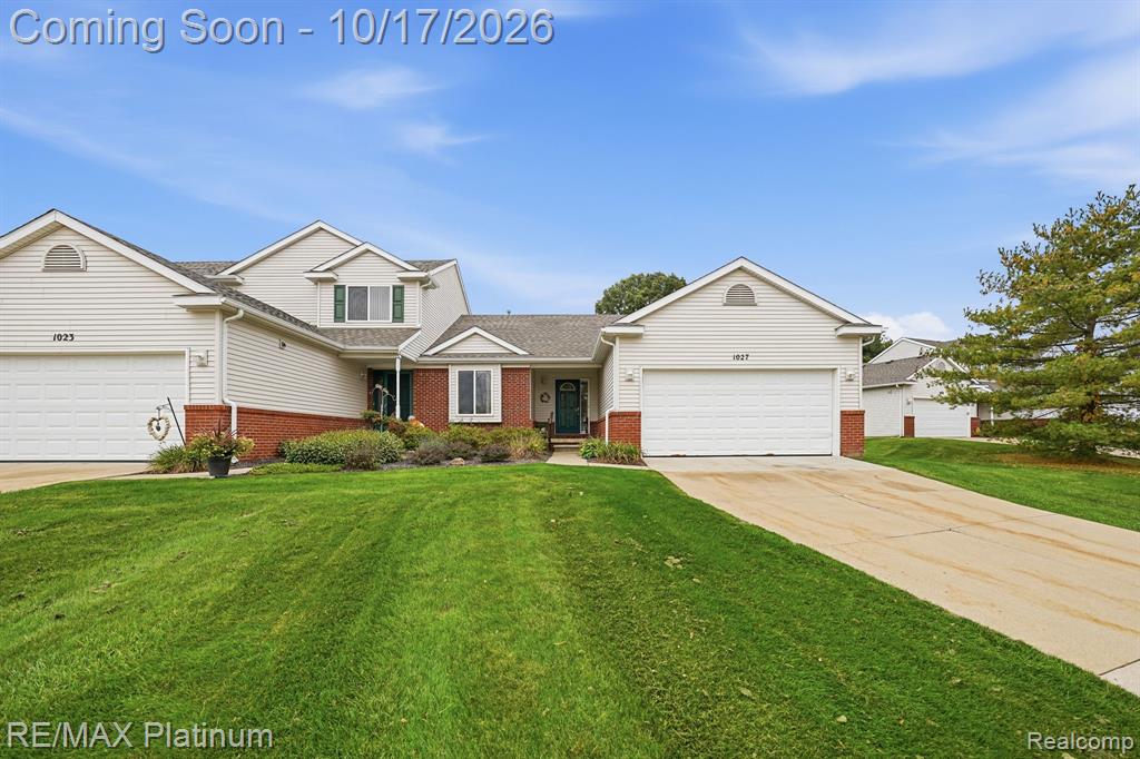 1027 Spirea Drive Property Photo 1