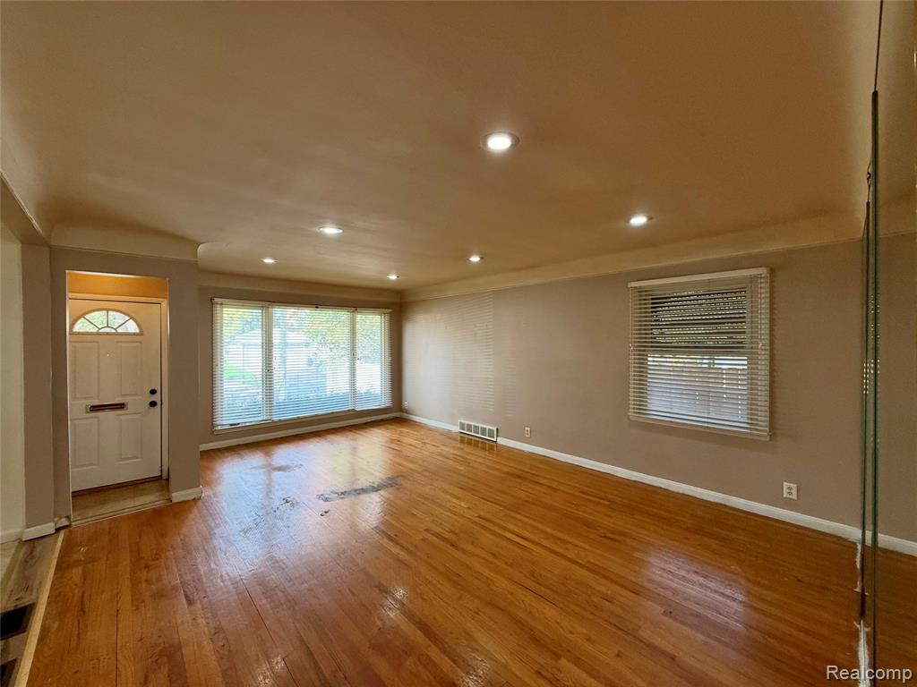 23630 Morton Street Property Photo 5