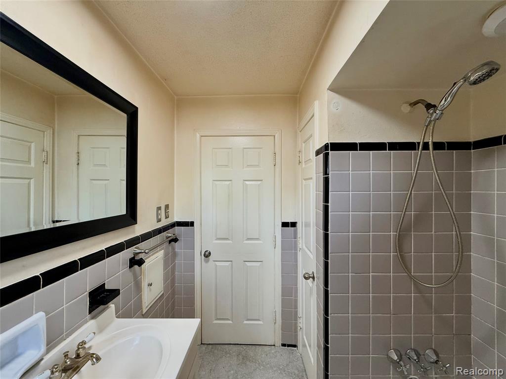 23630 Morton Street Property Photo 12