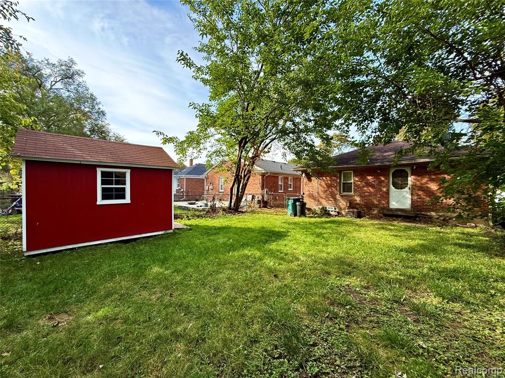 23630 Morton Street Property Photo 21